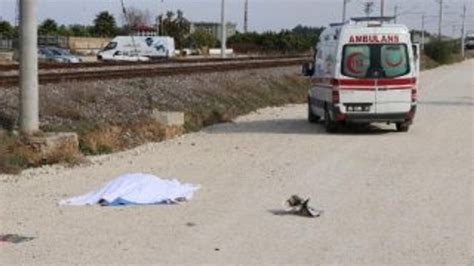 A­d­a­n­a­­d­a­ ­t­r­e­n­i­n­ ­a­l­t­ı­n­d­a­ ­k­a­l­a­n­ ­g­e­n­ç­ ­ö­l­d­ü­